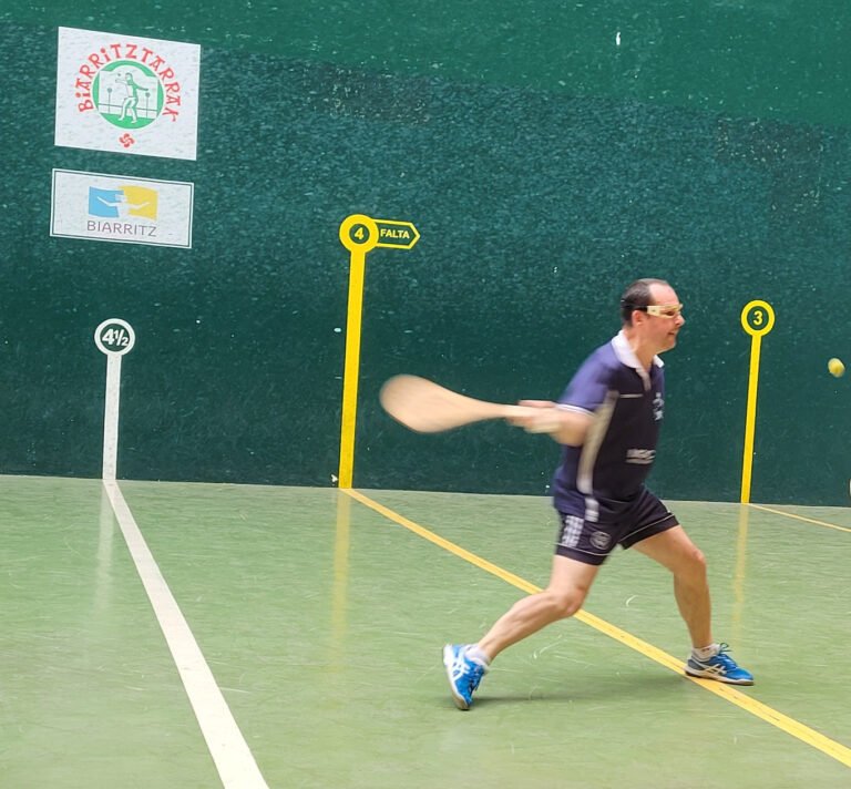 Lire la suite à propos de l’article 1/4 FINALES du Tournoi  Plaza Berri